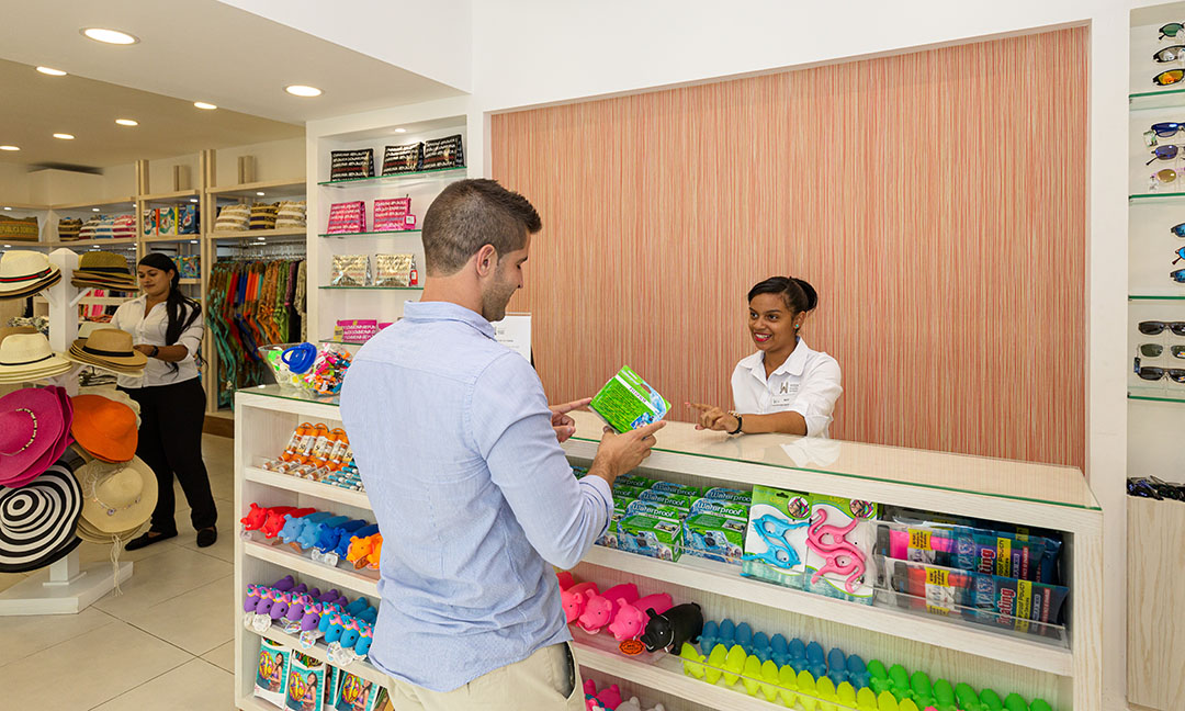 022_alta_senatorpuertoplata Shopping.jpg